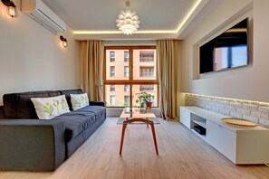 Desk, iron/ironing board, rollaway beds, free WiFi