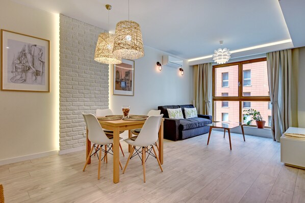 Desk, iron/ironing board, rollaway beds, free WiFi