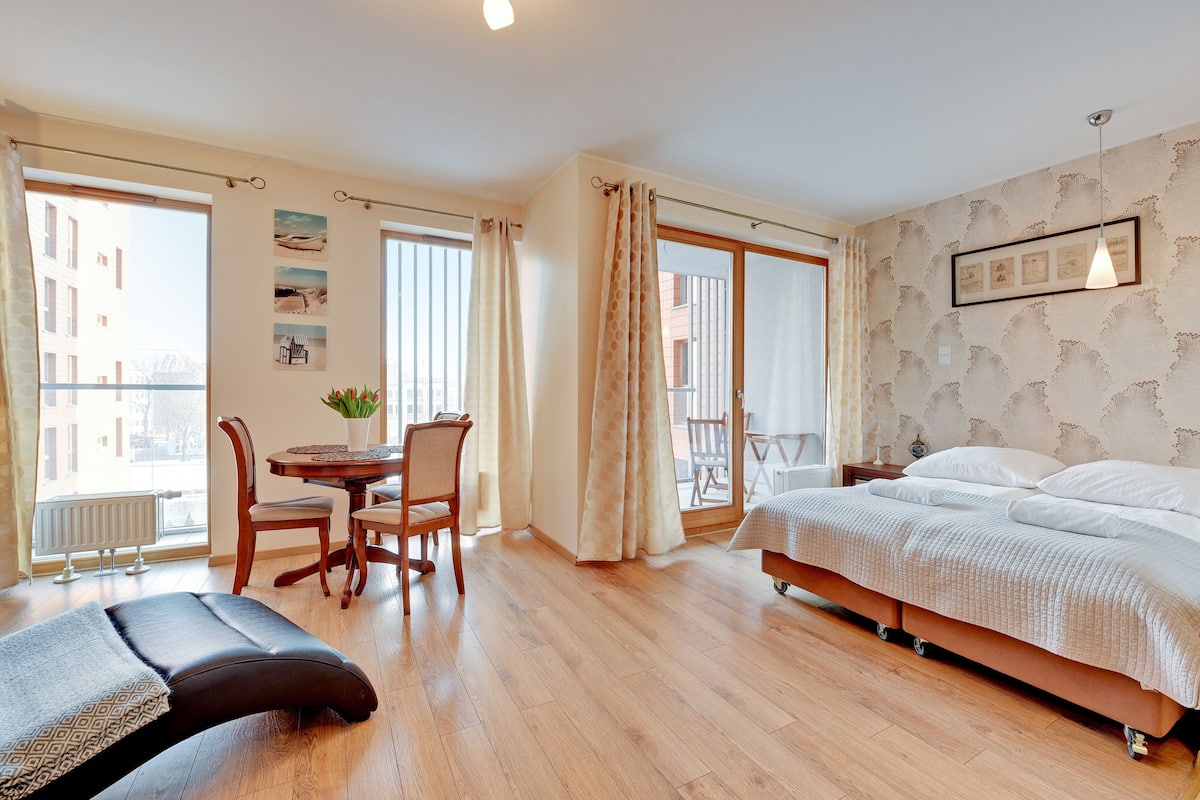 Deluxe Studio, Balcony, River View (with parking - 153A)