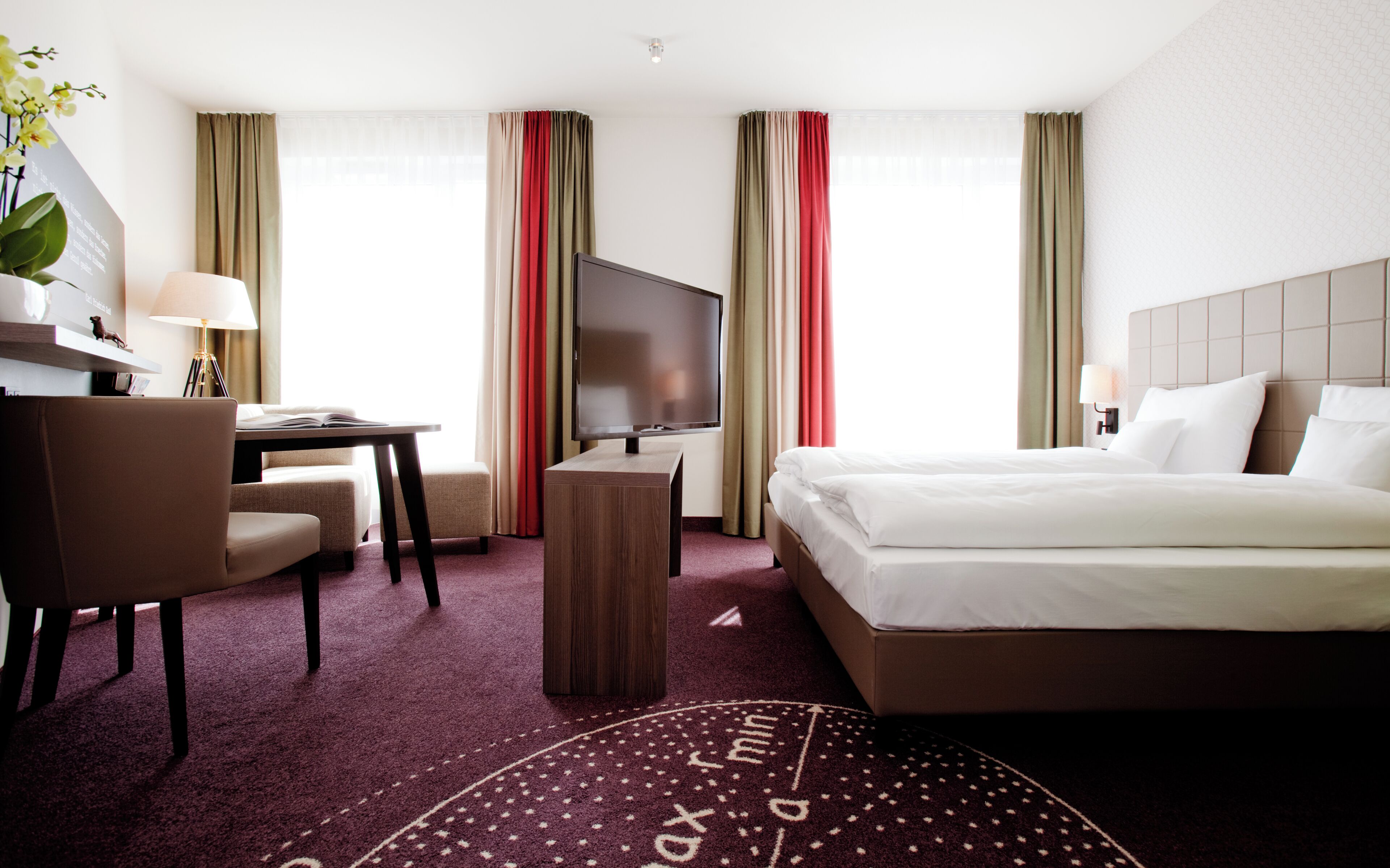junior suite | 1 bedroom, hypo-allergenic bedding, minibar, in-room safe