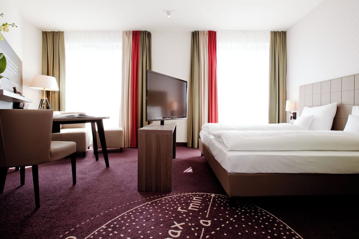 junior suite | 1 bedroom, hypo-allergenic bedding, minibar, in-room safe