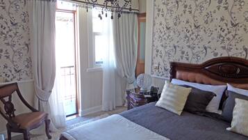 Coffres-forts dans les chambres, bureau, fer et planche Ă repasser