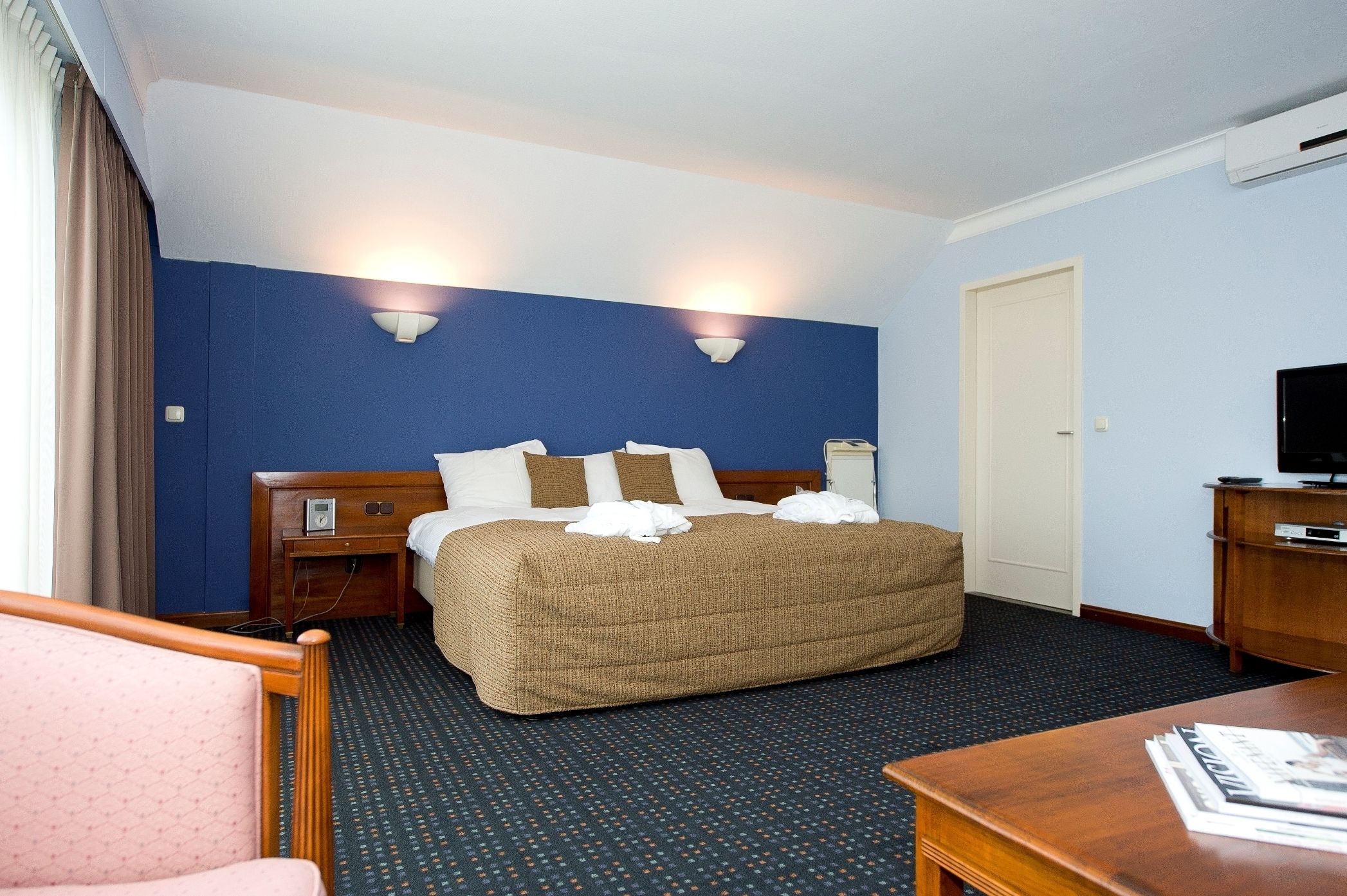 in-room safe, desk, cots/infant beds, free wifi