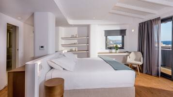 Junior Studio Suite, Sea View | Desk, iron/ironing board, free WiFi, bed sheets