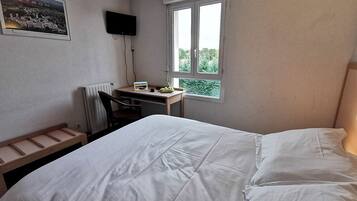 Muebles diferentes, escritorio y insonorización