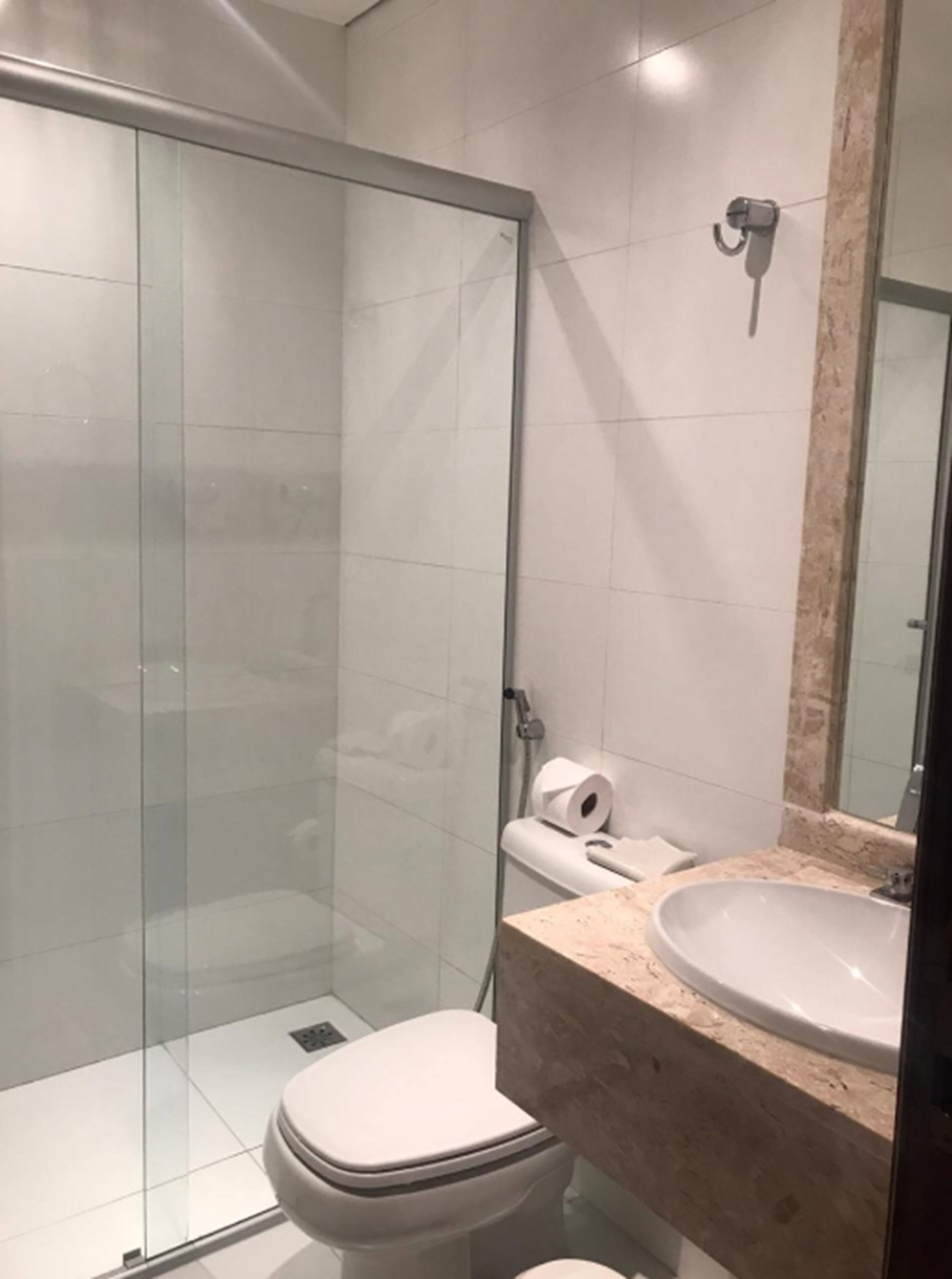 standard room, courtyard view | bathroom | shower, rainfall showerhead, free toiletries, hair dryer