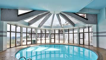 2 indoor pools