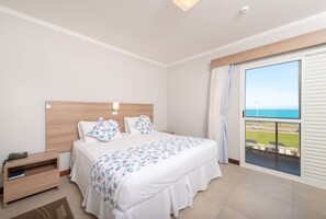 Premium bedding, minibar, desk, blackout drapes - Hotel Costa Norte Massaguaçu (Caraguatatuba)