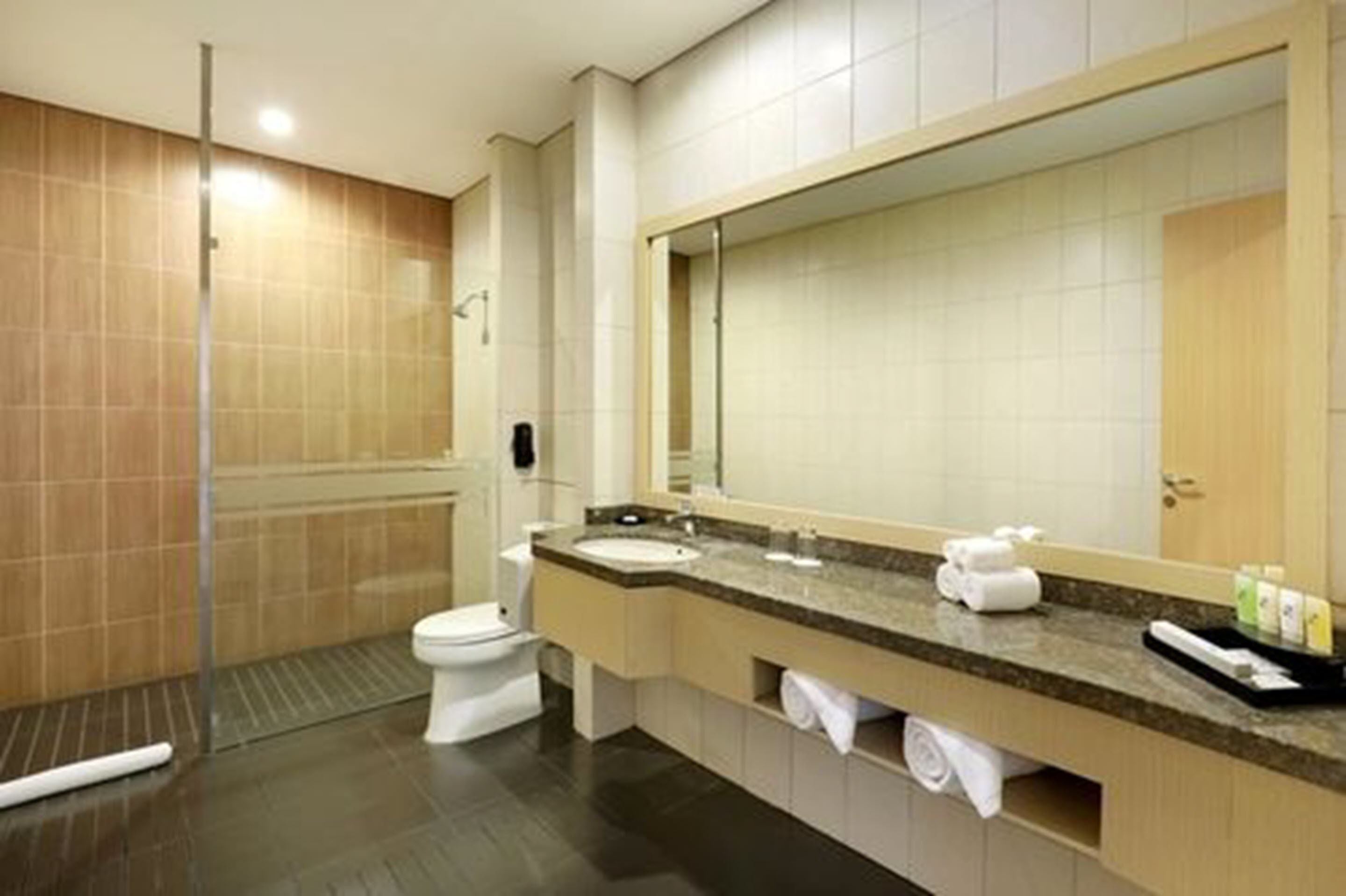 Photo - Swiss-Belinn Panakkukang