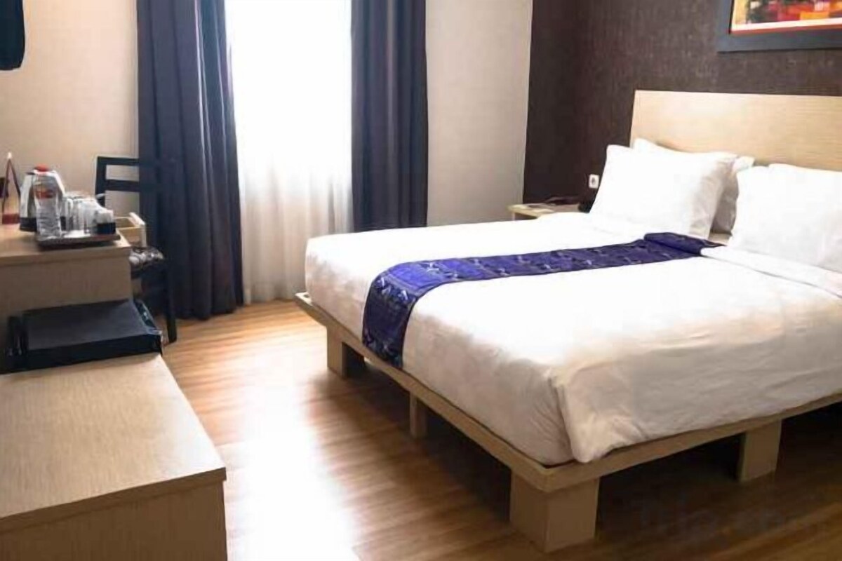 Daunenbettdecken, Betten mit Memory-Foam-Matratzen, Minibar, Zimmersafe