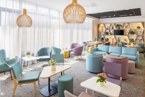Lobby - Hampton by Hilton Amsterdam Airport Schiphol (Hoofddorp)