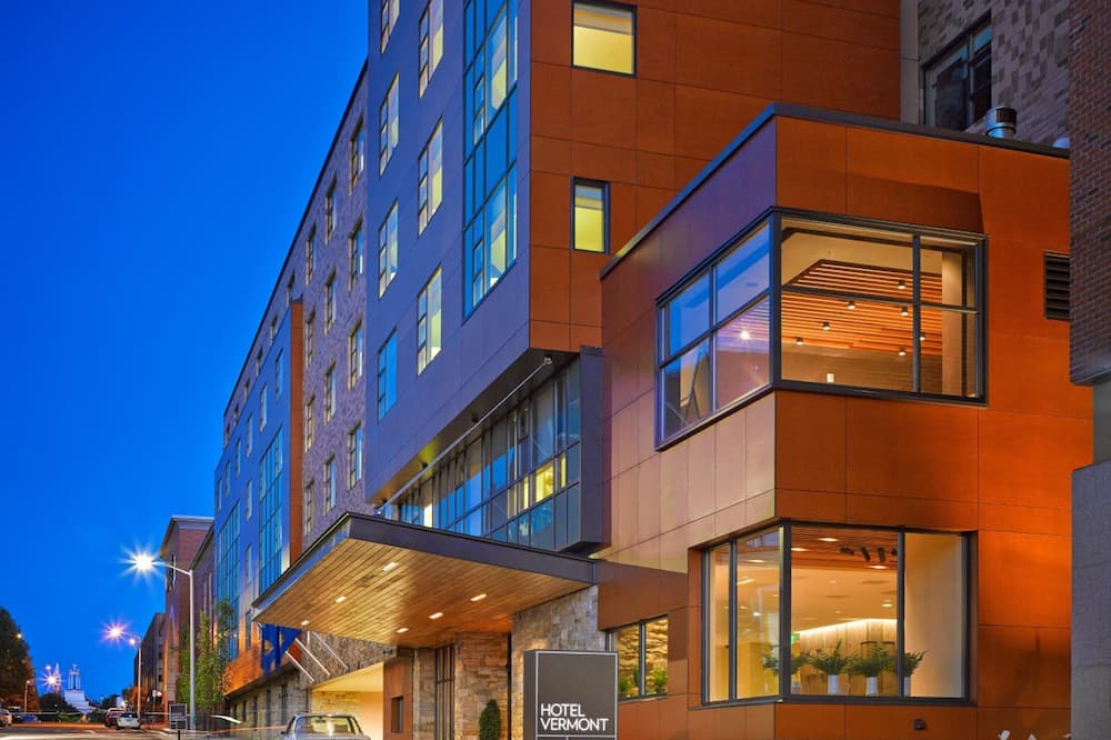luxury hotels in Burlington