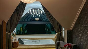 Habitación doble Premium, 1 cama King size, vista al jardín | Minibar, cortinas blackout, insonorización y wifi gratis