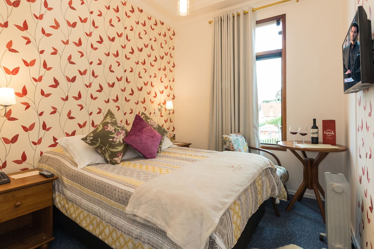 Deluxe dubbelrum | Minibar, mörkläggningsgardiner, ljudisolering och gratis wi-fi