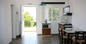 Appartement, 1 slaapkamer | Uitzicht vanuit de kamer