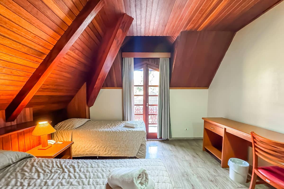 1 bedroom, blackout curtains, bed sheets