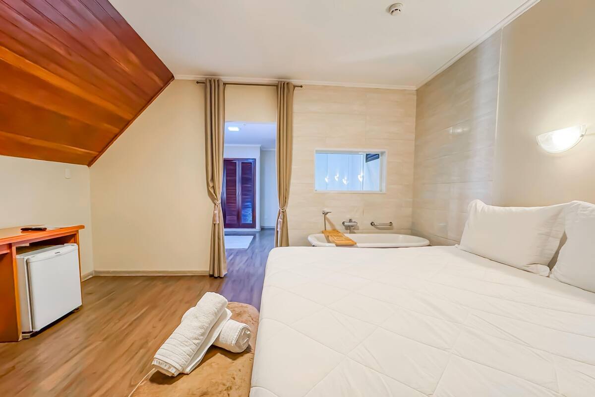 1 bedroom, blackout curtains, bed sheets