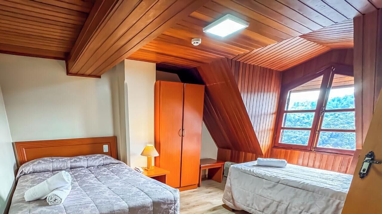 Firemannsrom – superior | Blendingsgardiner og sengetøy