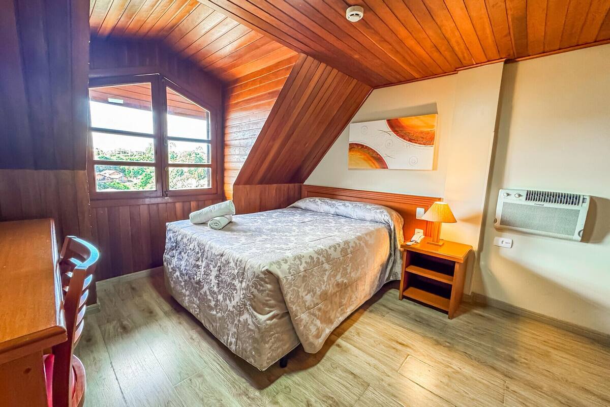 1 soveværelse, mørklægningsgardiner, sengetøj