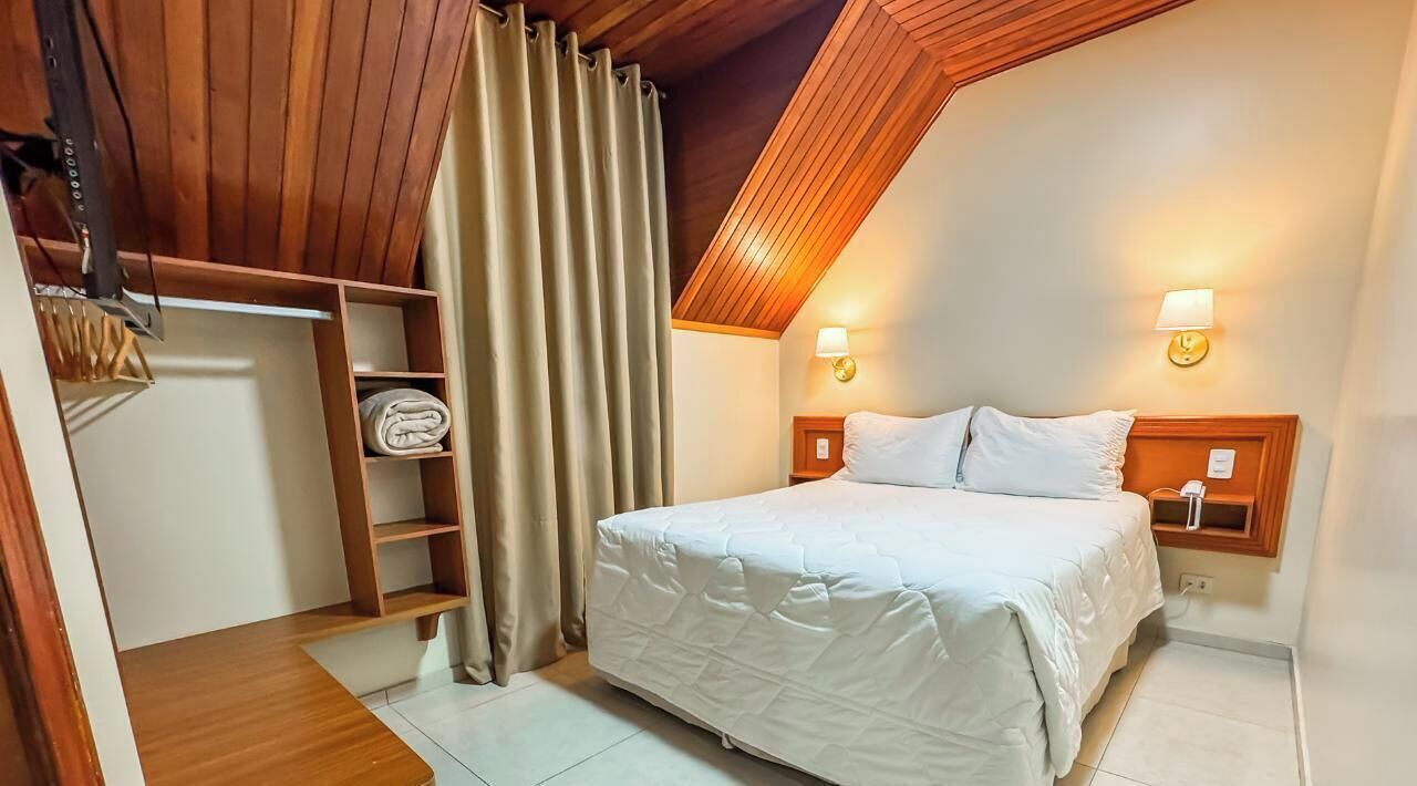 Blackout drapes, bed sheets