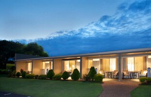 住宿正面 - 傍晚/夜晚