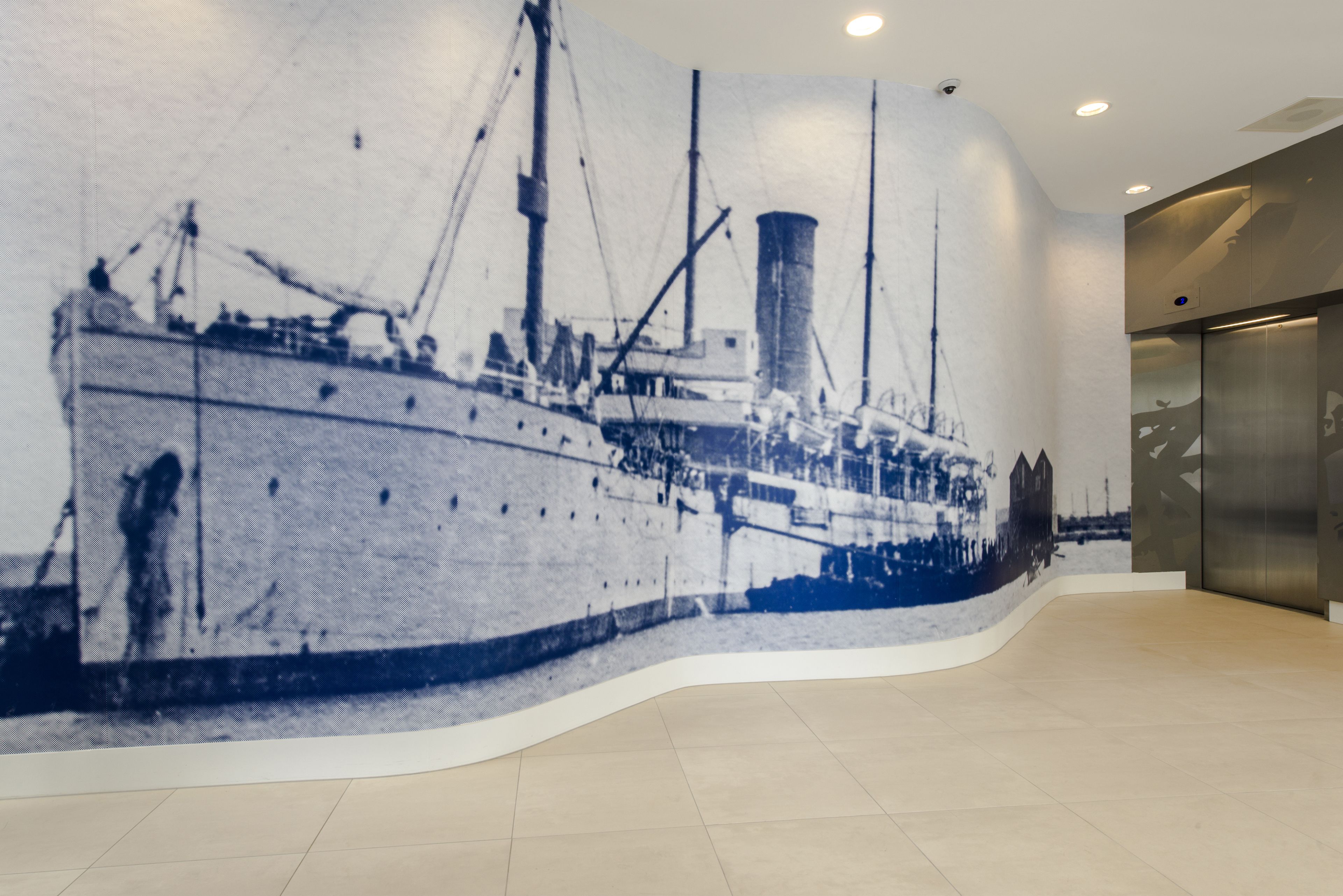 Photo - Holiday Inn Express Rotterdam - Central Station by IHG