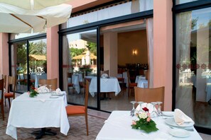 3 restaurants, international cuisine - Atlas Orient (Oujda)