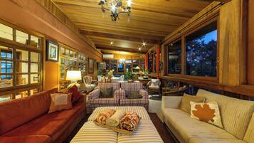 32-inch Smart TV with cable channels