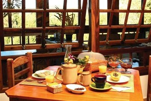 Desayuno bufé gratuito y diario