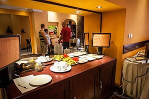 Breakfast area - Angkor International Hotel (Phnom Penh)