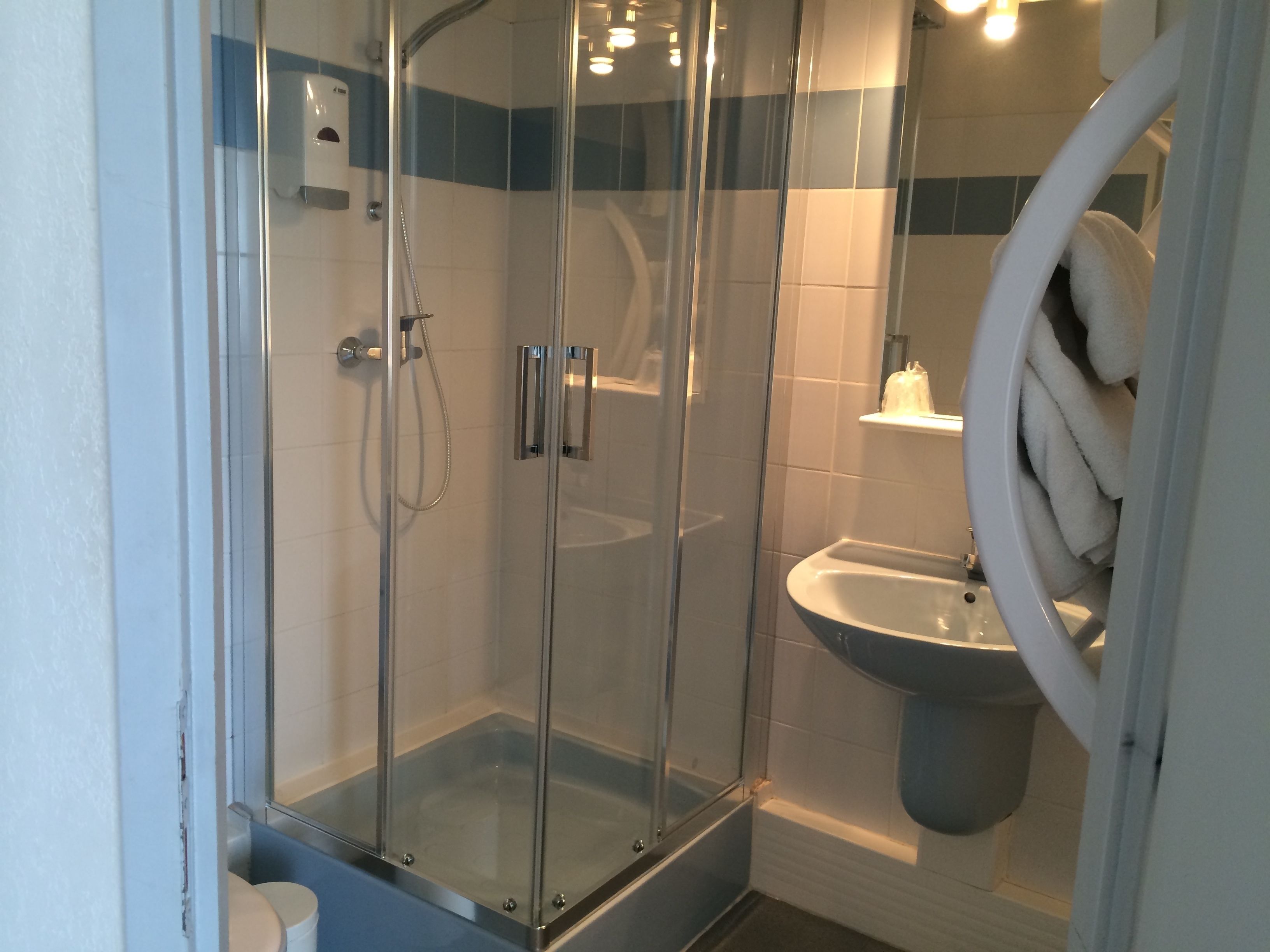 free toiletries, towels