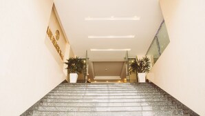 Property entrance - Blue Beach Hotel (Da Nang)