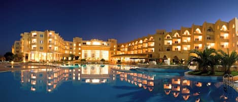 Indoor pool, 2 outdoor pools, pool umbrellas, sun loungers