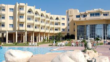 Indoor pool, 2 outdoor pools, pool umbrellas, sun loungers