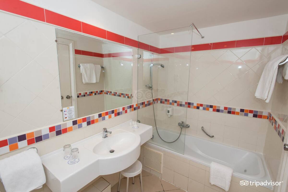 Combined shower/tub, hair dryer