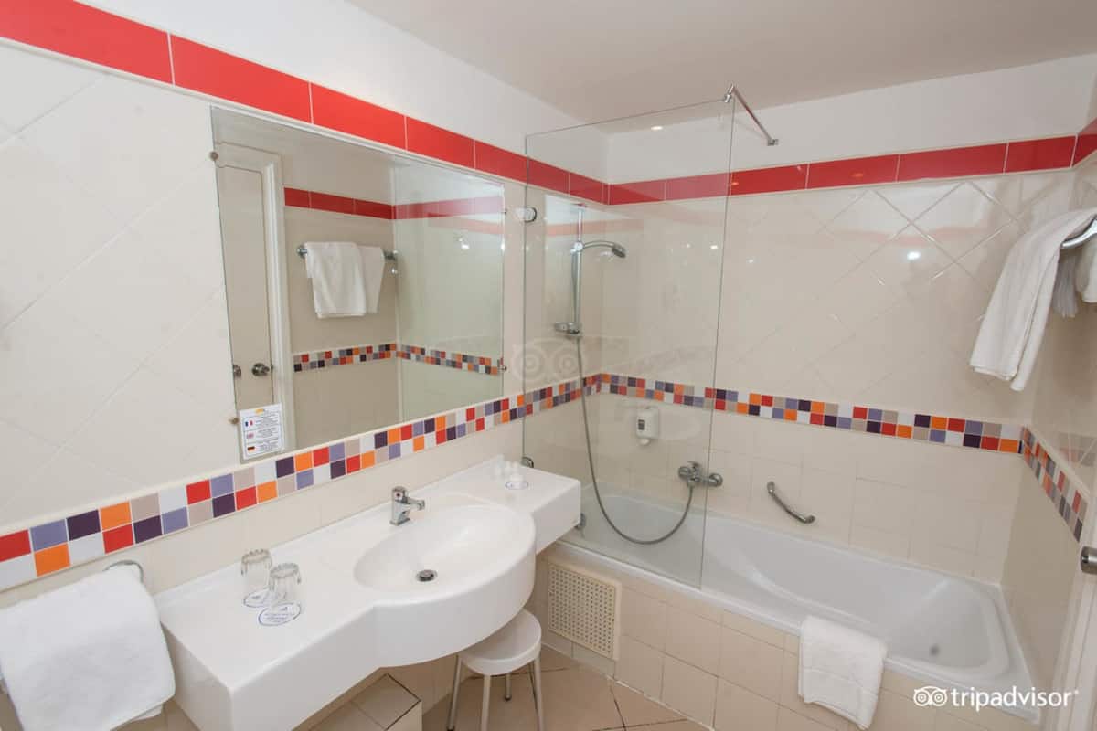 Combined shower/bathtub, hair dryer