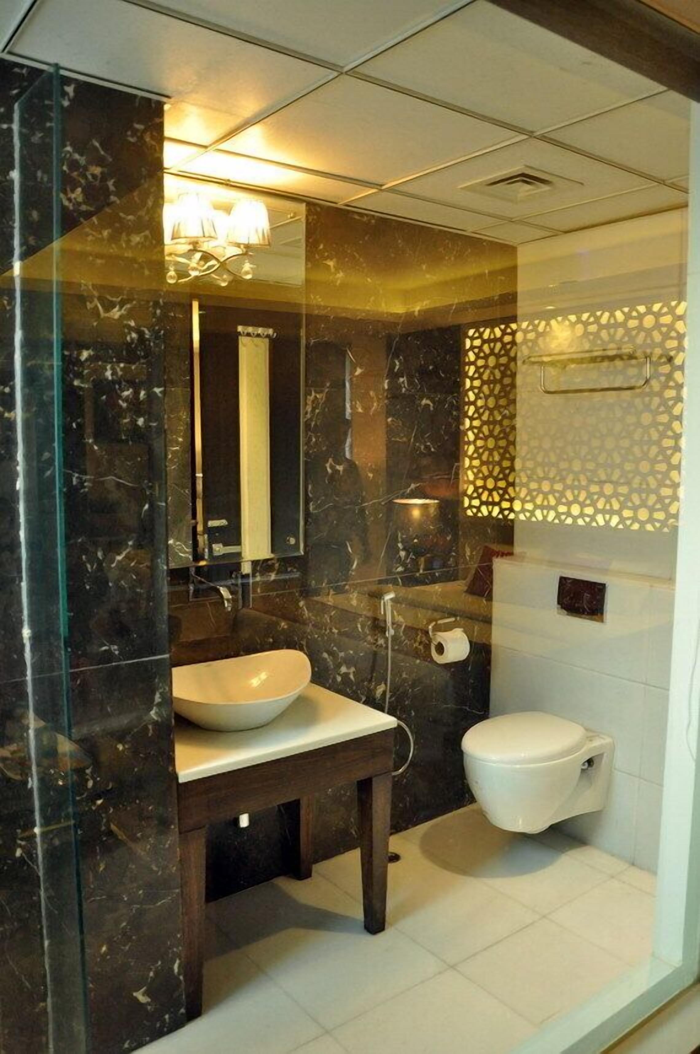 Photo - Super Townhouse Oak New Delhi Central Railway Junction Formerly Uppal International