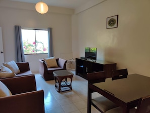 Apartemen Standar, 2 kamar tidur | Area keluarga | TV