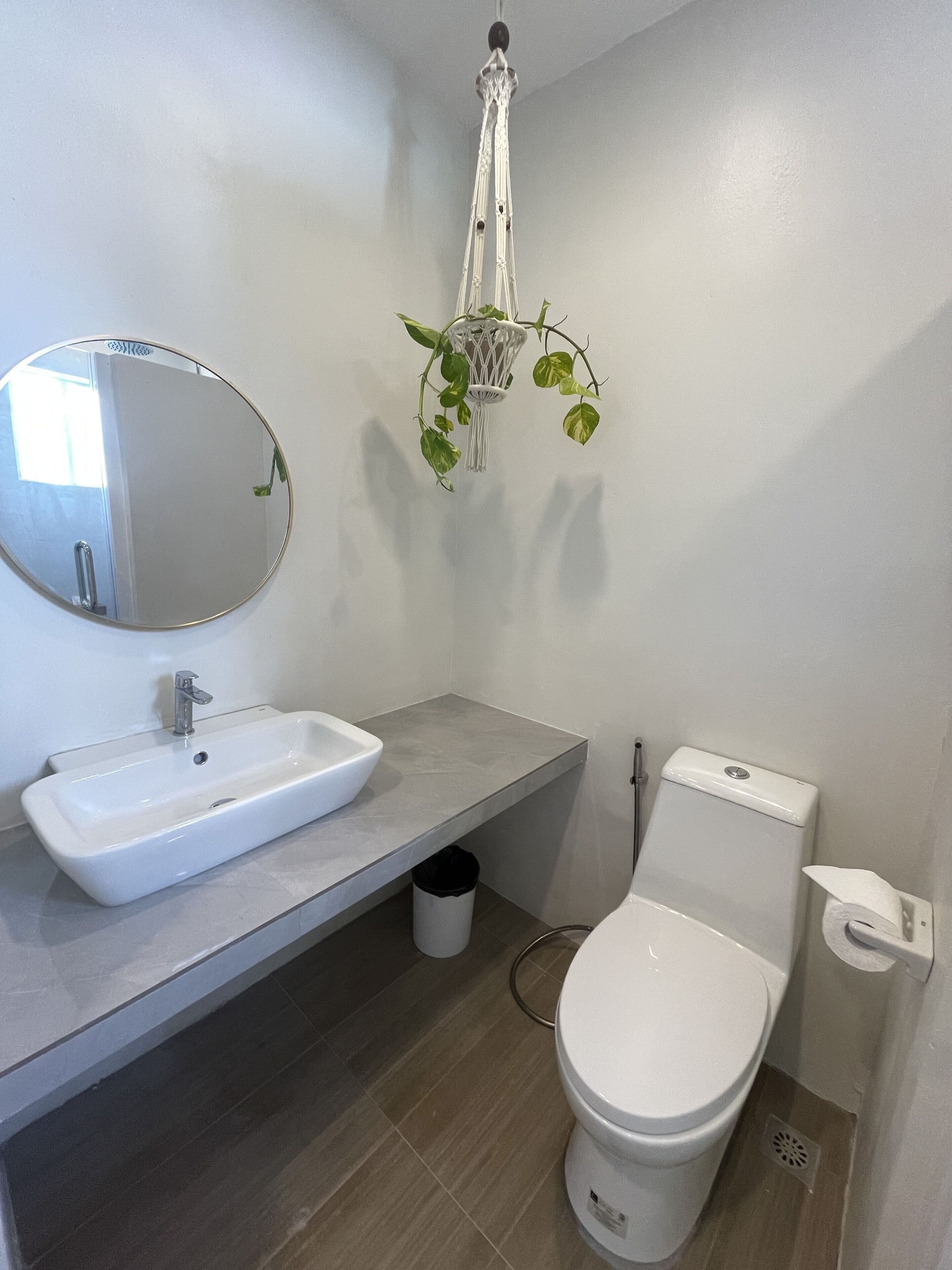 suite, 3 bedrooms | bathroom | shower, towels