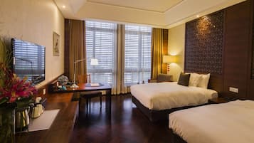 Premium bedding, minibar, in-room safe, desk