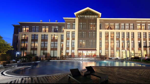 Front of property - evening/night - G-luxe Hongqiao (Shanghai)