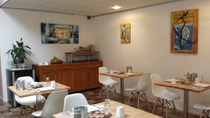 Free daily full breakfast  - Hotel de Wilde Kriek  (Valkenburg aan de Geul)