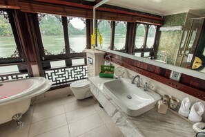 Long Quan Suite | Bathroom - The Au Co Cruises (Ha Long)