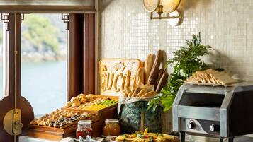 Free daily buffet breakfast
