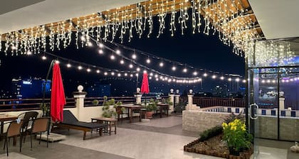 Queen Wood Hotel