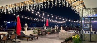 Queen Wood Hotel