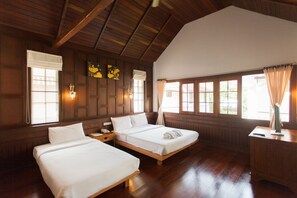 In-room safe, desk, free WiFi - Coco Palm Beach Resort (Koh Samui)