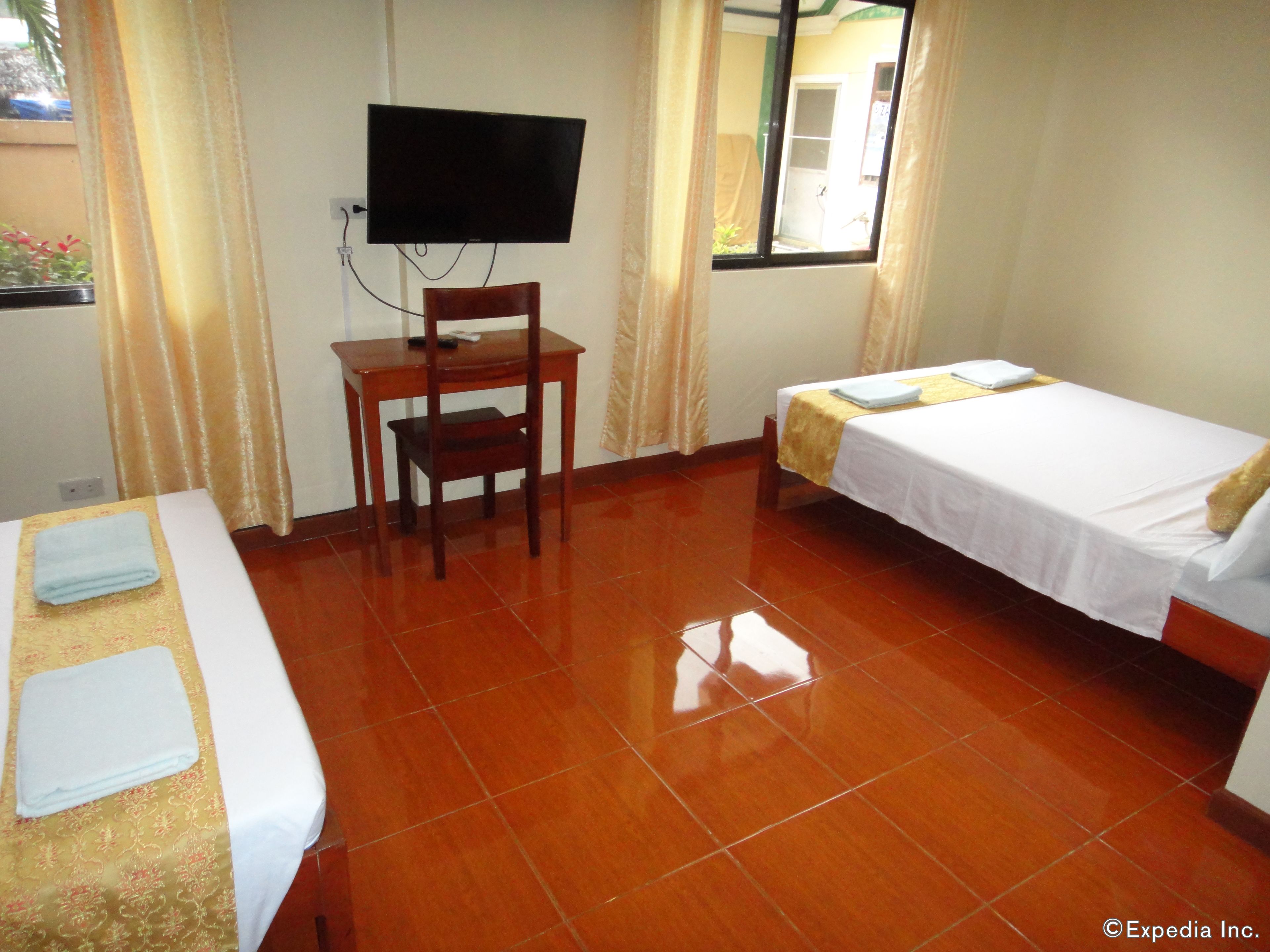 deluxe triple room | room amenity