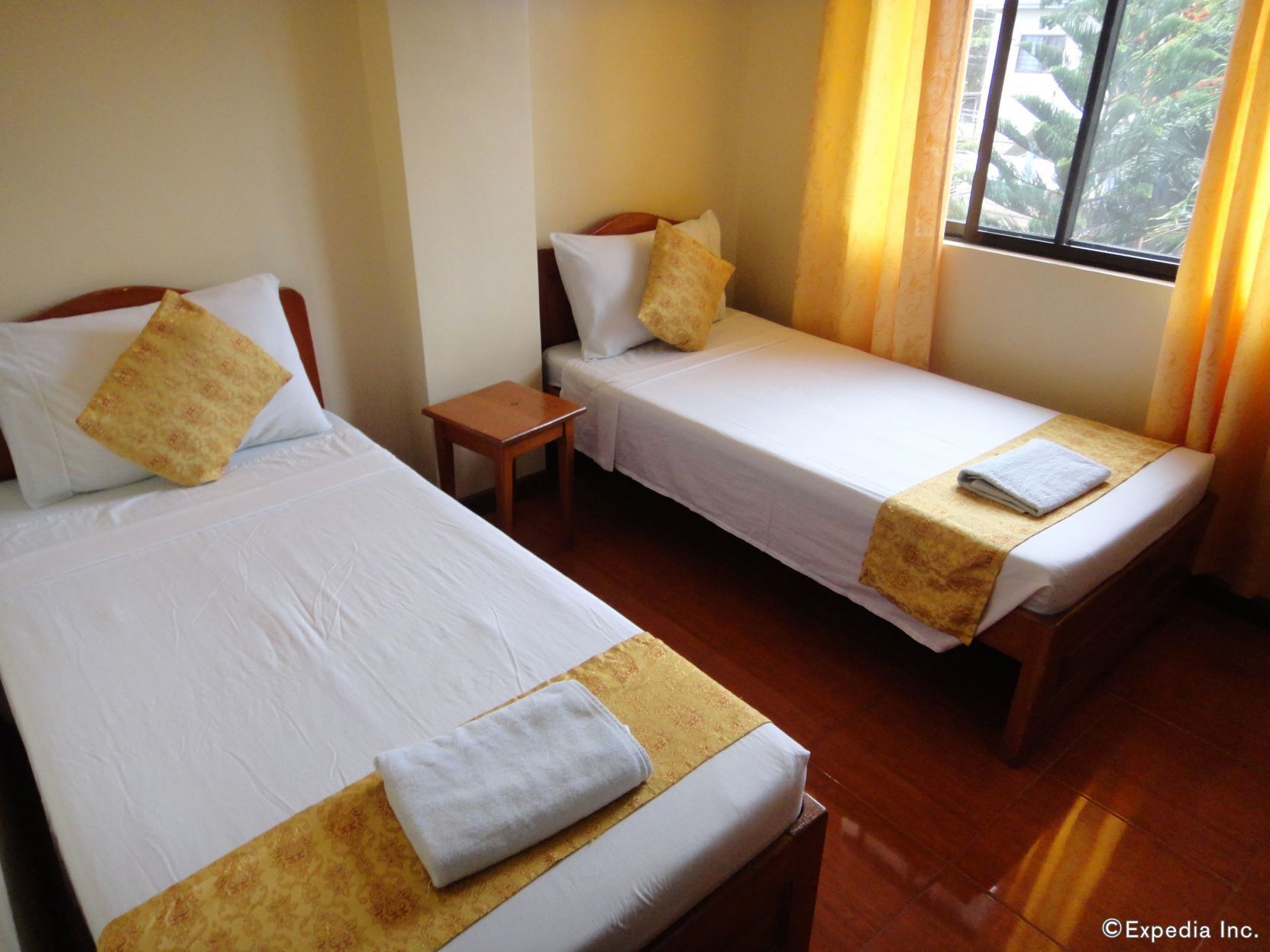 Desk, iron/ironing board, free WiFi