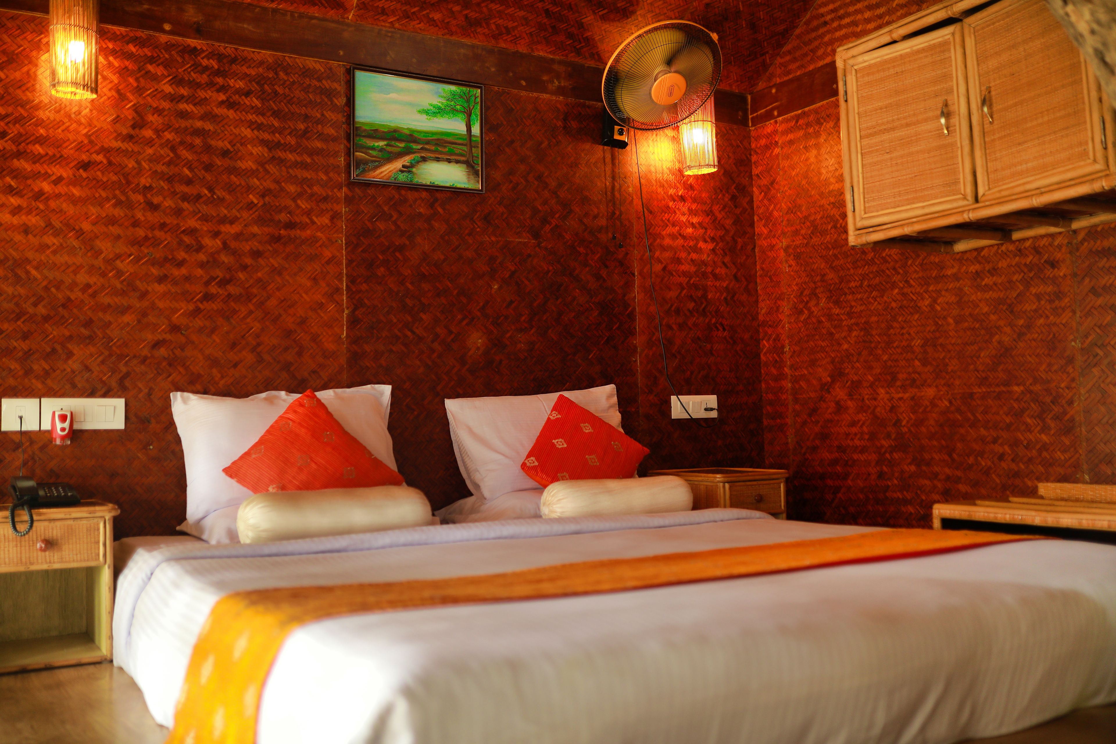 standard tree house, 1 bedroom, bathtub, hill view | desk, free wifi, bed sheets